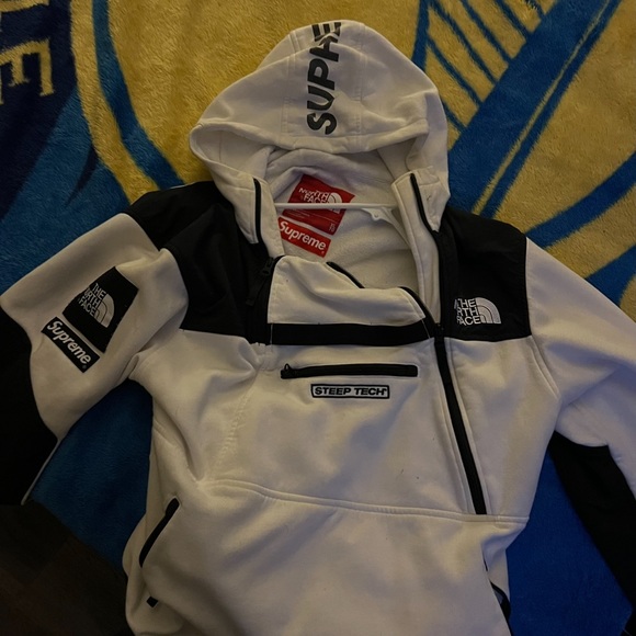 North face supreme step tech -